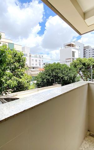 Apartamento à venda com 383m², 4 quartos e 4 vagas Apartamento à venda com 383m², 4 quartos e 4 vagasVaranda da Suite 1