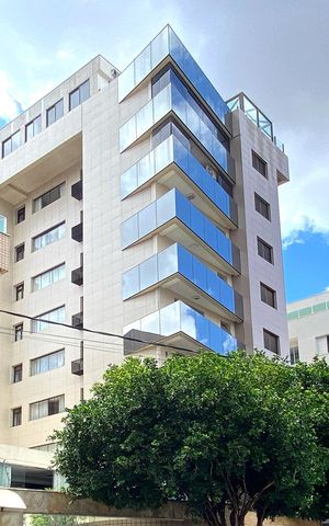 Apartamento à venda com 383m², 4 quartos e 4 vagas Apartamento à venda com 383m², 4 quartos e 4 vagasFachada