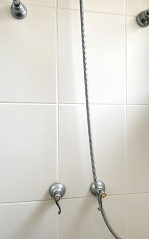 Apartamento à venda com 383m², 4 quartos e 4 vagas Apartamento à venda com 383m², 4 quartos e 4 vagasBanheiro da Suíte 2