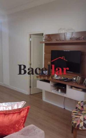Apartamento à venda com 72m², 2 quartos e sem vaga