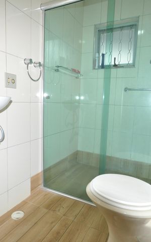 Casa à venda com 300m², 2 quartos e 4 vagasBanheiro do Quarto Suíte