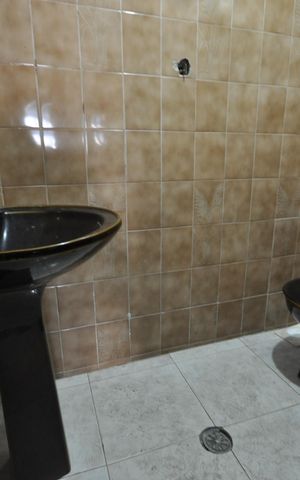 Casa à venda com 300m², 2 quartos e 4 vagasBanheiro Social
