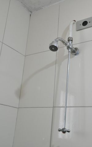 Casa à venda com 300m², 2 quartos e 4 vagasBanheiro do Quarto Suíte