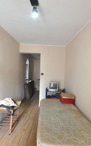 Casa à venda com 300m², 2 quartos e 4 vagasQuarto 2