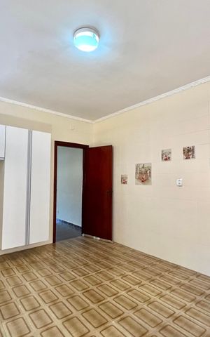 Casa à venda com 280m², 4 quartos e 3 vagas Casa à venda com 280m², 4 quartos e 3 vagasCozinha