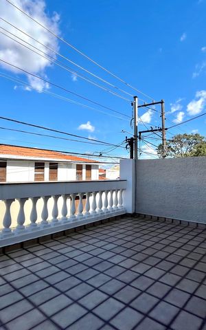 Casa à venda com 280m², 4 quartos e 3 vagas Casa à venda com 280m², 4 quartos e 3 vagasVaranda