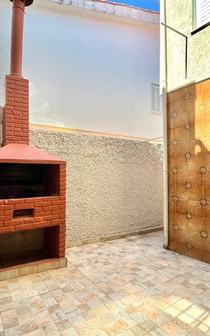 Casa à venda com 280m², 4 quartos e 3 vagas Casa à venda com 280m², 4 quartos e 3 vagasChurrasqueira