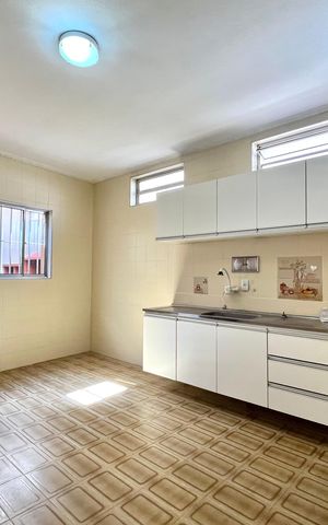 Casa à venda com 280m², 4 quartos e 3 vagas Casa à venda com 280m², 4 quartos e 3 vagasCozinha