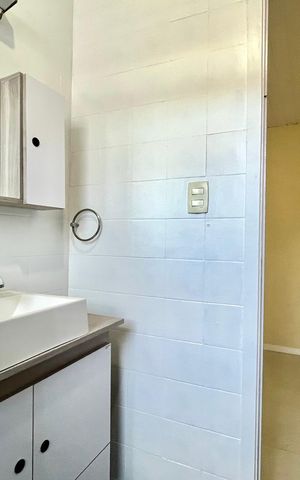 Casa à venda com 280m², 4 quartos e 3 vagas Casa à venda com 280m², 4 quartos e 3 vagasBanheiro da Suíte 2
