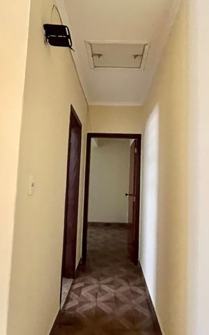 Casa à venda com 280m², 4 quartos e 3 vagas Casa à venda com 280m², 4 quartos e 3 vagasCorredor