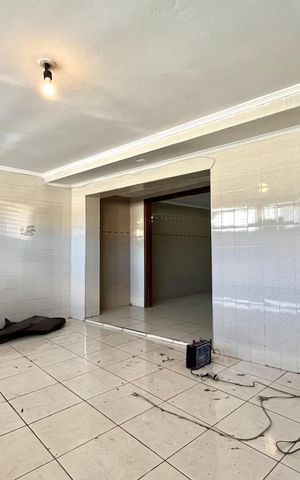 Casa à venda com 280m², 4 quartos e 3 vagas Casa à venda com 280m², 4 quartos e 3 vagasGaragem