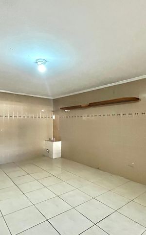 Casa à venda com 280m², 4 quartos e 3 vagas Casa à venda com 280m², 4 quartos e 3 vagasGaragem