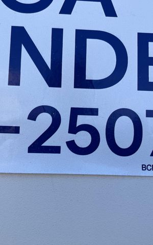 Casa à venda com 280m², 4 quartos e 3 vagas Casa à venda com 280m², 4 quartos e 3 vagasPlaquinha