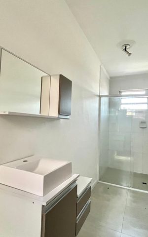 Casa à venda com 280m², 4 quartos e 3 vagas Casa à venda com 280m², 4 quartos e 3 vagasBanheiro da Suíte 1