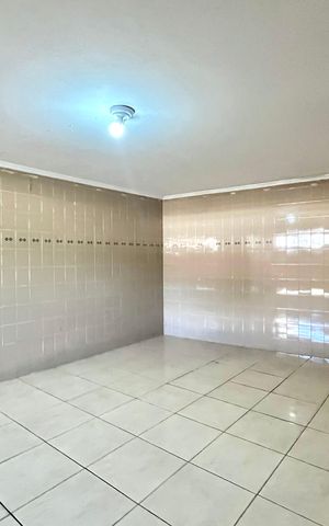 Casa à venda com 280m², 4 quartos e 3 vagas Casa à venda com 280m², 4 quartos e 3 vagasGaragem