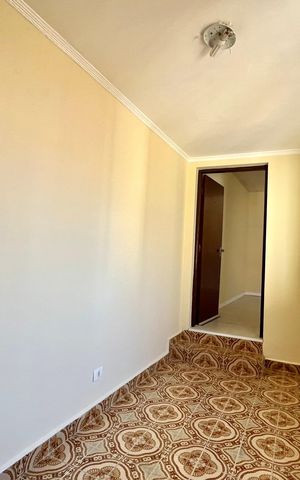 Casa à venda com 280m², 4 quartos e 3 vagas Casa à venda com 280m², 4 quartos e 3 vagasCorredor