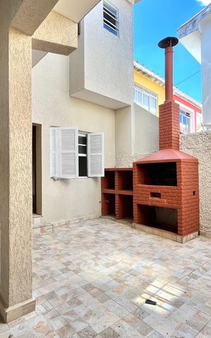 Casa à venda com 280m², 4 quartos e 3 vagas Casa à venda com 280m², 4 quartos e 3 vagasChurrasqueira