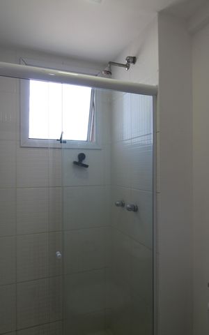 Apartamento à venda com 83m², 3 quartos e 1 vagaBanheiro canadense das suítes 1 e 2