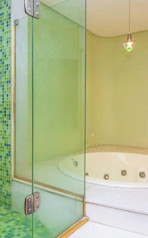 Apartamento para alugar com 385m², 4 quartos e 3 vagas Apartamento para alugar com 385m², 4 quartos e 3 vagasBanheiro 1