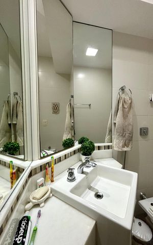Apartamento à venda com 96m², 3 quartos e 1 vaga Apartamento à venda com 96m², 3 quartos e 1 vagaBanheiro social