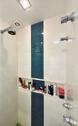 Apartamento à venda com 96m², 3 quartos e 1 vaga Apartamento à venda com 96m², 3 quartos e 1 vagaSuite - banheiro