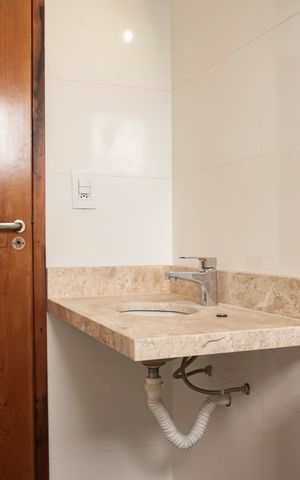 Casa à venda com 200m², 3 quartos e 3 vagasBanheiro da Suíte 1