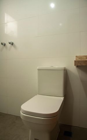 Casa à venda com 200m², 3 quartos e 3 vagasBanheiro da Suíte 2