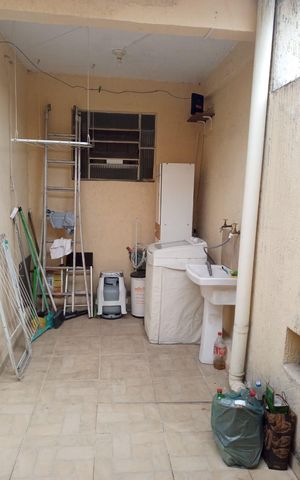 Casa à venda com 90m², 4 quartos e 1 vaga