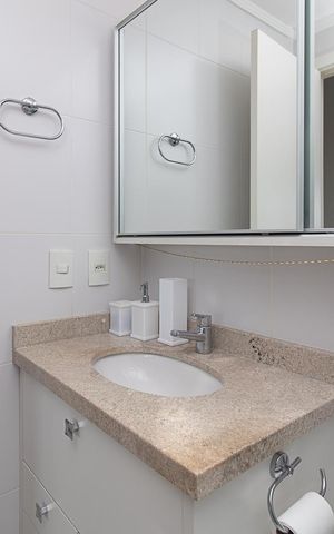 Apartamento à venda com 58m², 2 quartos e 2 vagasBanheiro da Suíte