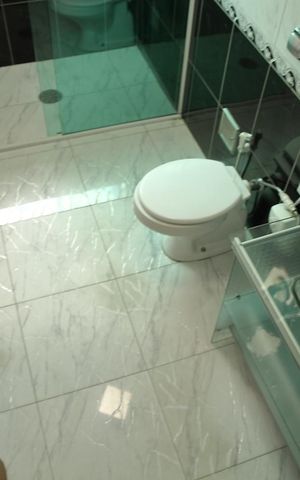 Casa para alugar com 380m², 3 quartos e 6 vagasBanheiro Social ( sala) 