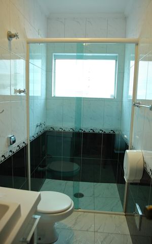 Casa para alugar com 380m², 3 quartos e 6 vagasBanheiro da Suíte 