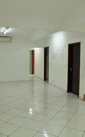 Casa para alugar com 380m², 3 quartos e 6 vagasSalão ( festas) 