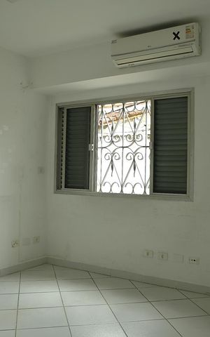 Casa para alugar com 380m², 3 quartos e 6 vagasQuarto de serviço 