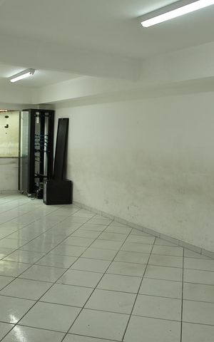 Casa para alugar com 380m², 3 quartos e 6 vagasSalão ( festas) 