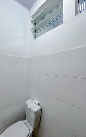 Casa à venda com 244m², 6 quartos e 3 vagasBanheiro de serviço