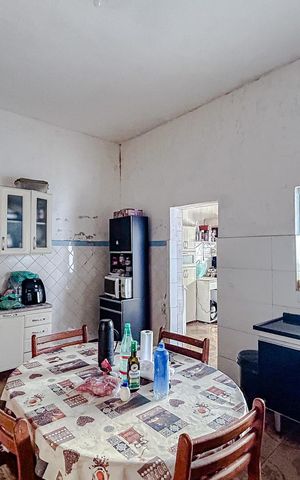 Casa à venda com 244m², 6 quartos e 3 vagasCozinha