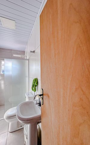 Casa à venda com 244m², 6 quartos e 3 vagasCasa 2