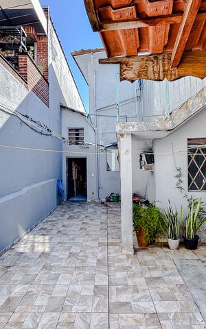 Casa à venda com 244m², 6 quartos e 3 vagasÁrea externa