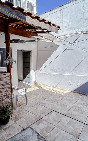 Casa à venda com 244m², 6 quartos e 3 vagasÁrea externa