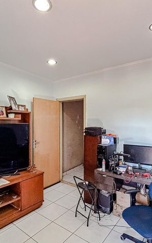 Casa à venda com 244m², 6 quartos e 3 vagasQuarto 1