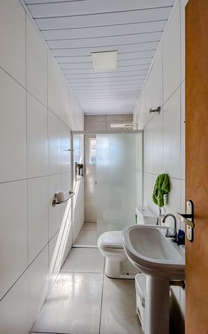 Casa à venda com 244m², 6 quartos e 3 vagasCasa 2