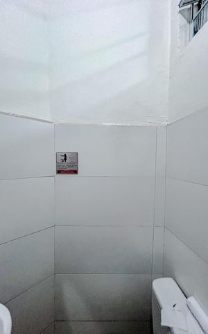 Casa à venda com 244m², 6 quartos e 3 vagasBanheiro de serviço