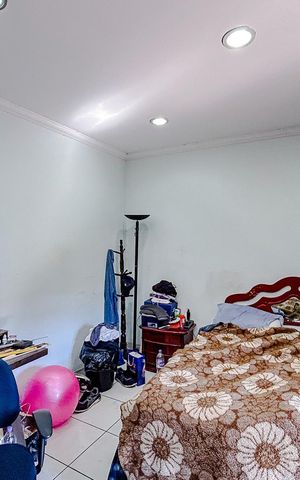 Casa à venda com 244m², 6 quartos e 3 vagasQuarto 1
