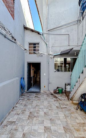 Casa à venda com 244m², 6 quartos e 3 vagasÁrea externa