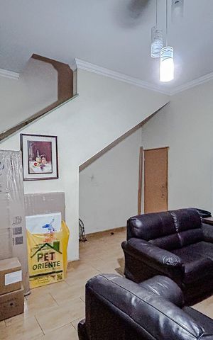 Casa à venda com 244m², 6 quartos e 3 vagasSala