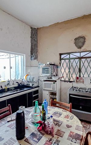 Casa à venda com 244m², 6 quartos e 3 vagasCozinha