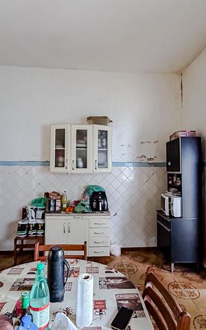 Casa à venda com 244m², 6 quartos e 3 vagasCozinha