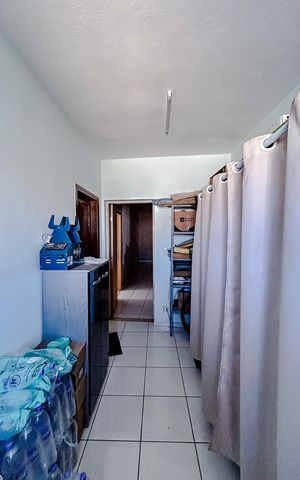 Casa à venda com 244m², 6 quartos e 3 vagasQuarto 2