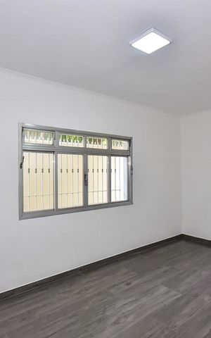 Casa à venda com 274m², 6 quartos e 4 vagasQuarto 4