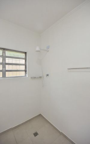 Casa à venda com 274m², 6 quartos e 4 vagasBanheiro